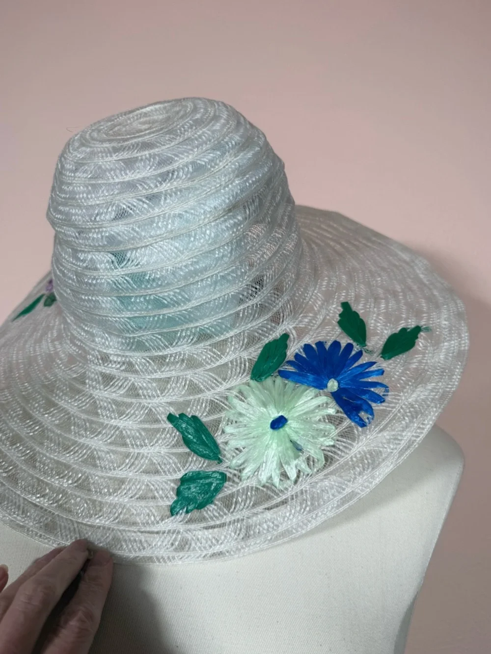 Vintage 1970's White Lace Embroidered Flower Wedding floppy SunHat Derby - Picture 4 of 16